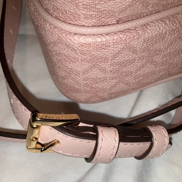 Authentic Michael Kors Crossbody - Picture 7 of 9